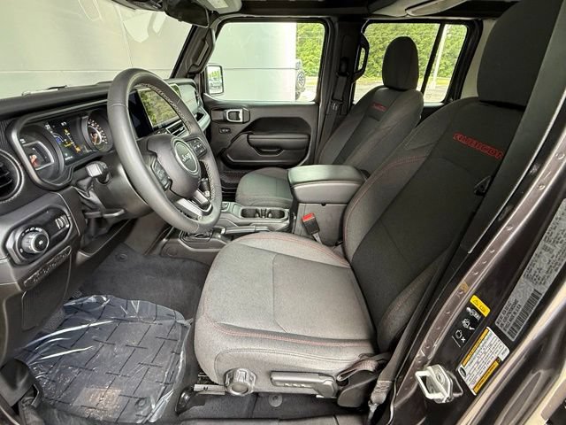Used 2025 Jeep Wrangler Unlimited Rubicon AWD/4WD image 11