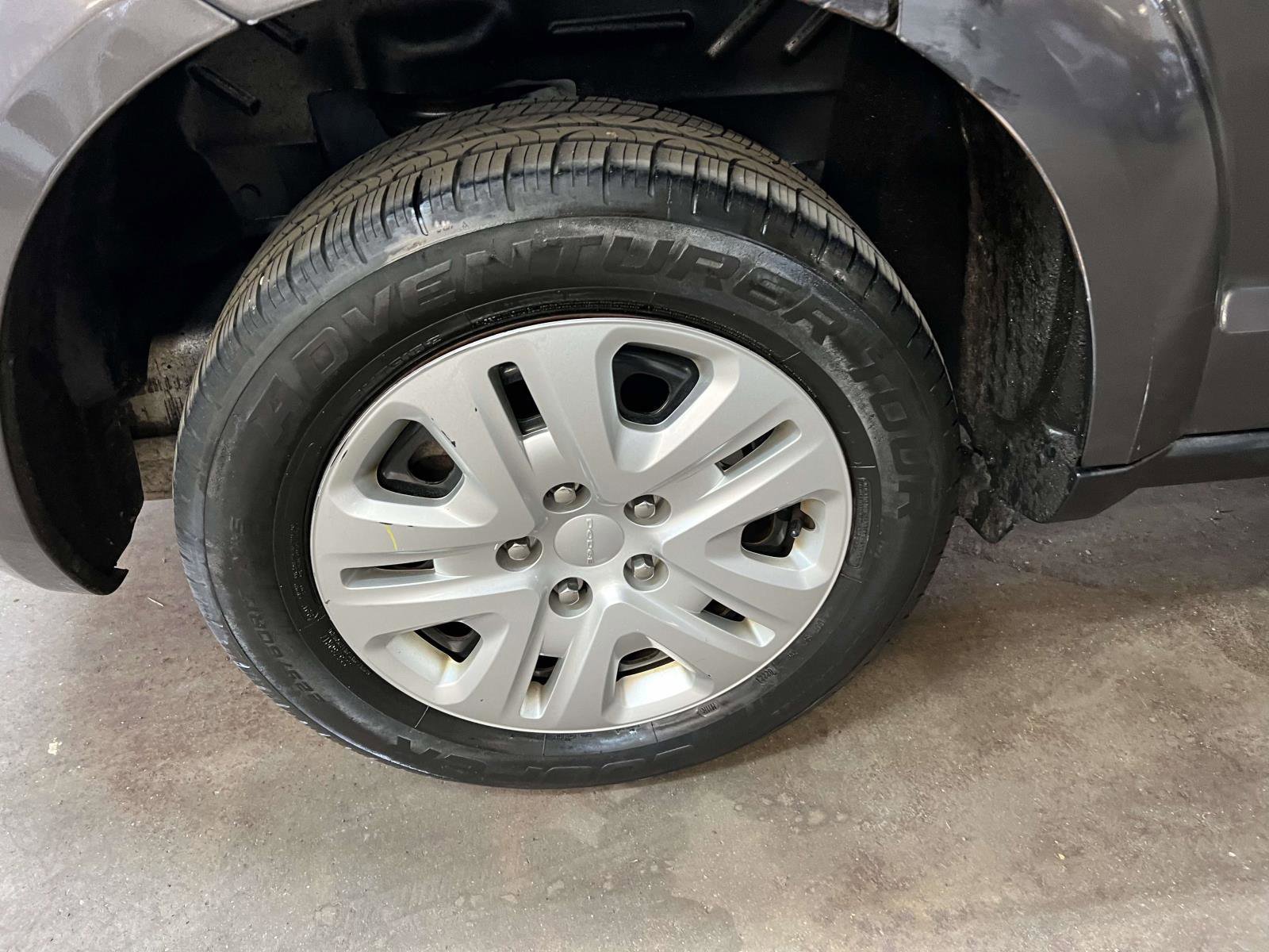 Used 2017 Dodge Journey SE image 6