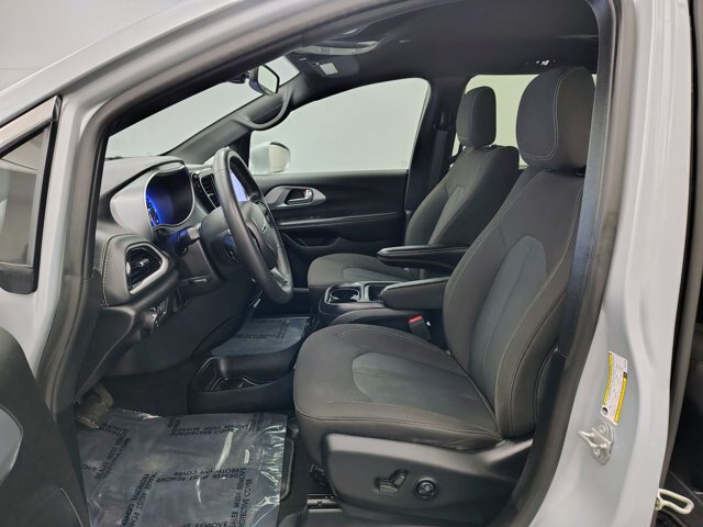 Used 2022 Chrysler Pacifica Touring FWD image 22
