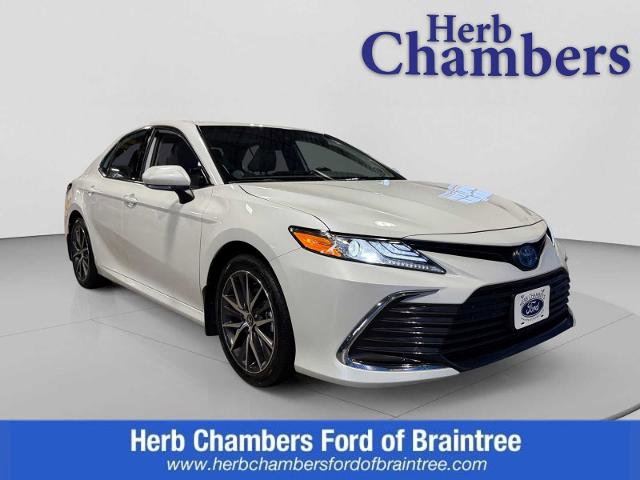Used 2024 Toyota Camry XLE w/ Navigation Package FWD image 1