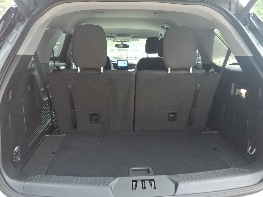 Certified 2023 Ford Explorer XLT w/ Class IV Trailer Tow Package AWD/4WD image 13