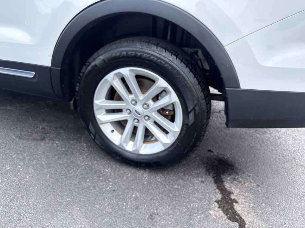 Certified 2017 Ford Explorer XLT FWD image 46