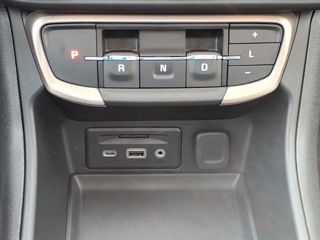 Used 2023 GMC Terrain Denali w/ Black Diamond Edition image 17