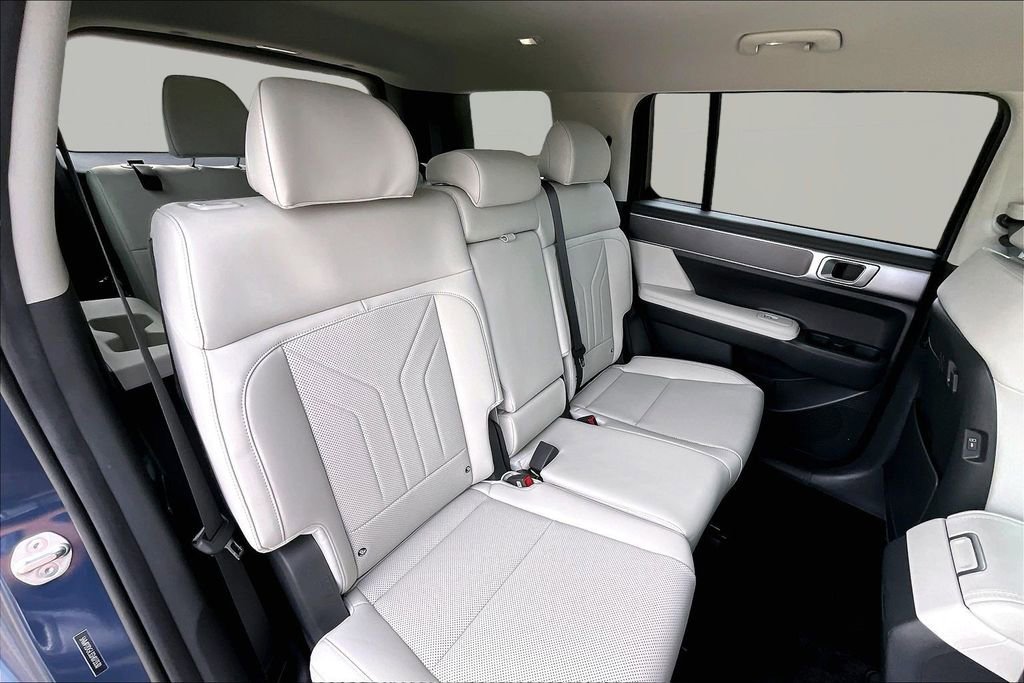 Used 2025 Hyundai Santa Fe SEL AWD/4WD image 27