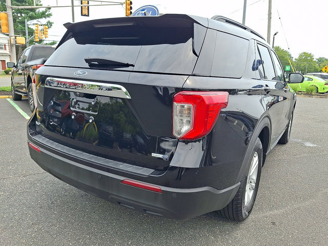 Certified 2020 Ford Explorer XLT w/ Comfort Package AWD/4WD image 10