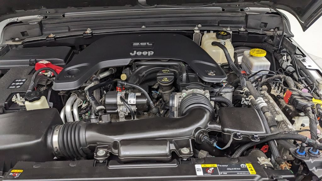 Used 2021 Jeep Wrangler Unlimited Sahara AWD/4WD image 42