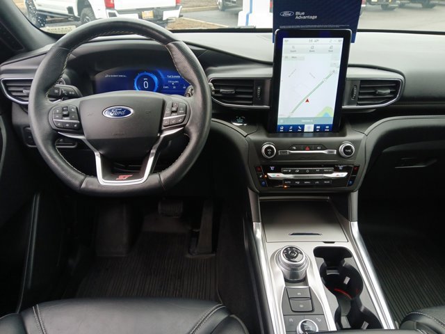 Certified 2020 Ford Explorer ST w/ ST Street Pack image 9