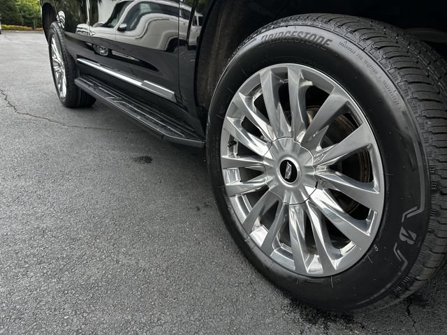 Used 2024 Cadillac Escalade Premium Luxury AWD/4WD image 11