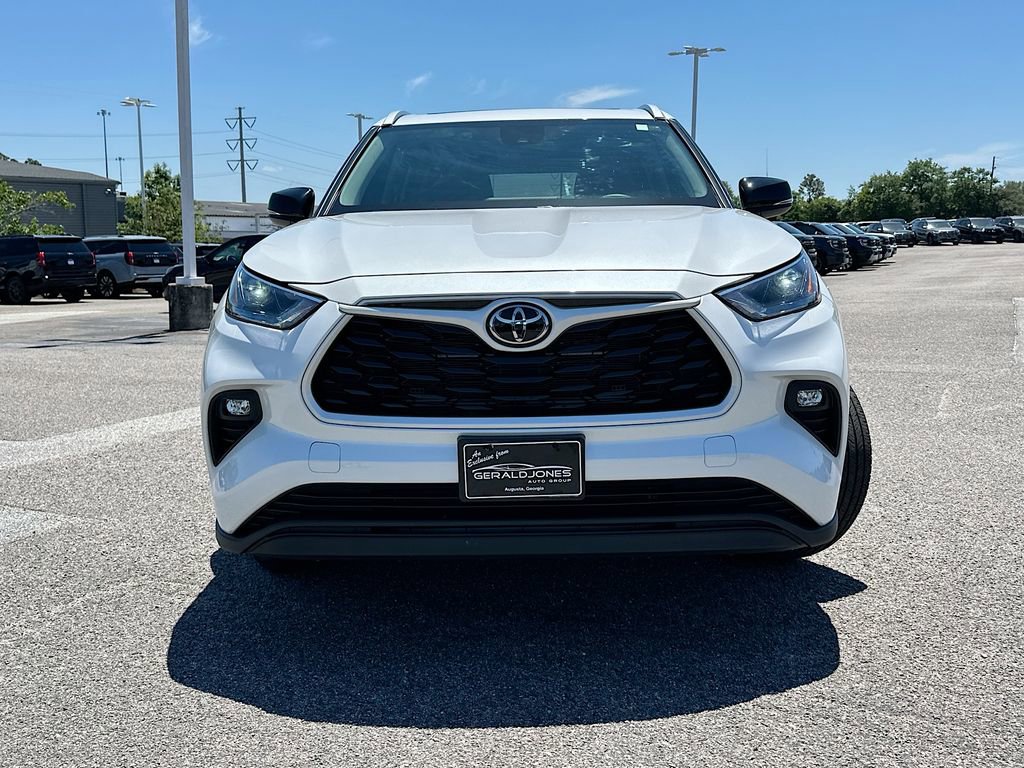 Used 2025 Toyota Highlander XLE AWD/4WD image 5