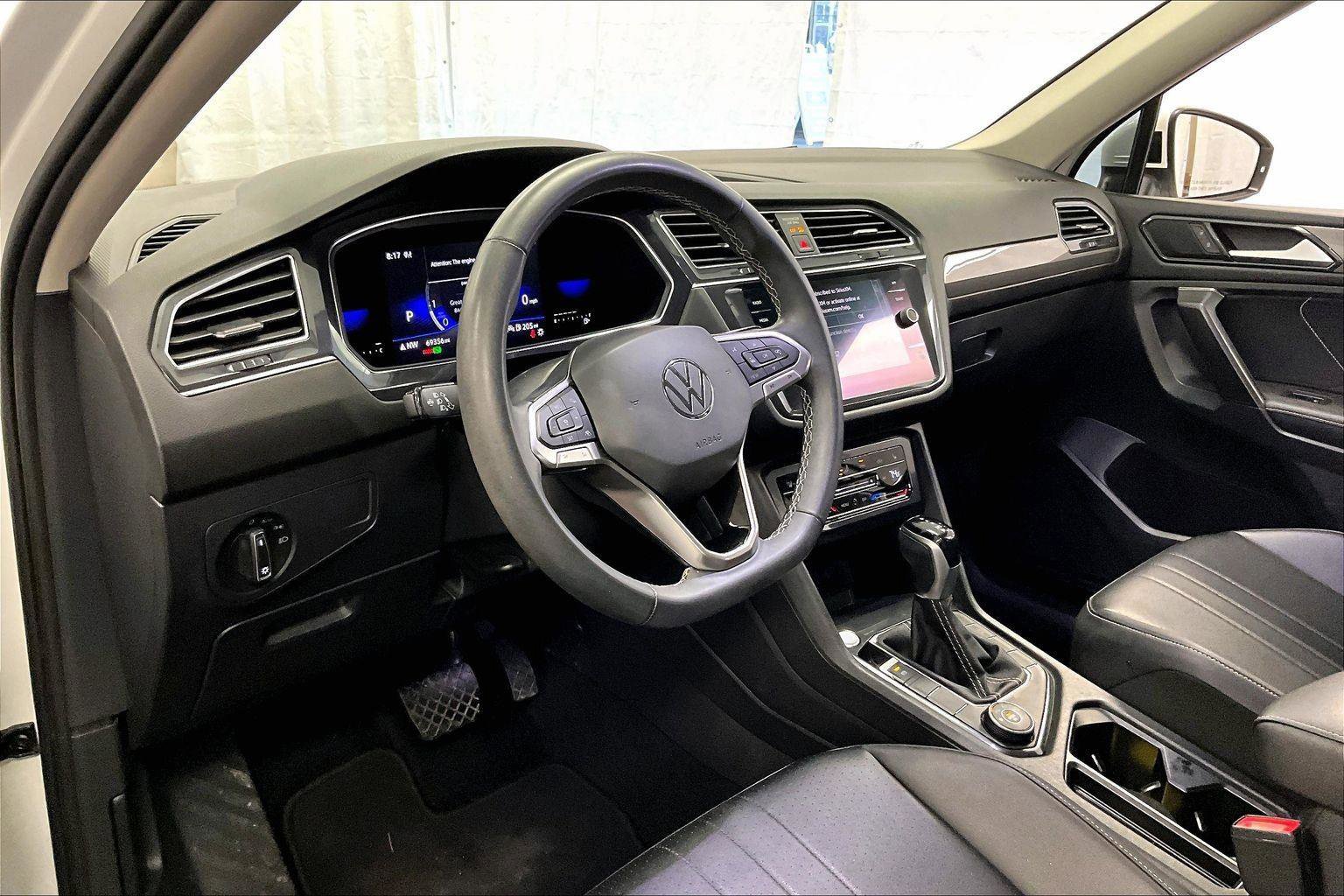 Used 2022 Volkswagen Tiguan SE image 12