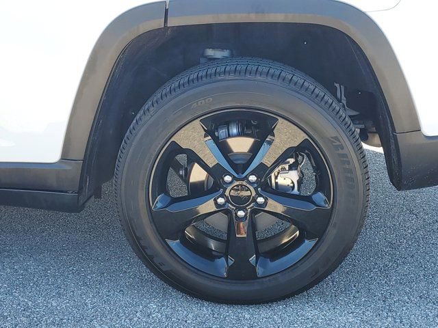 Used 2023 Jeep Grand Cherokee Altitude image 9