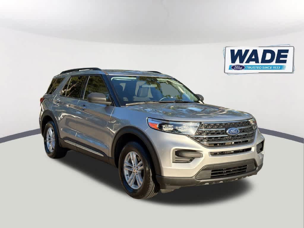 Certified 2023 Ford Explorer XLT RWD image 3