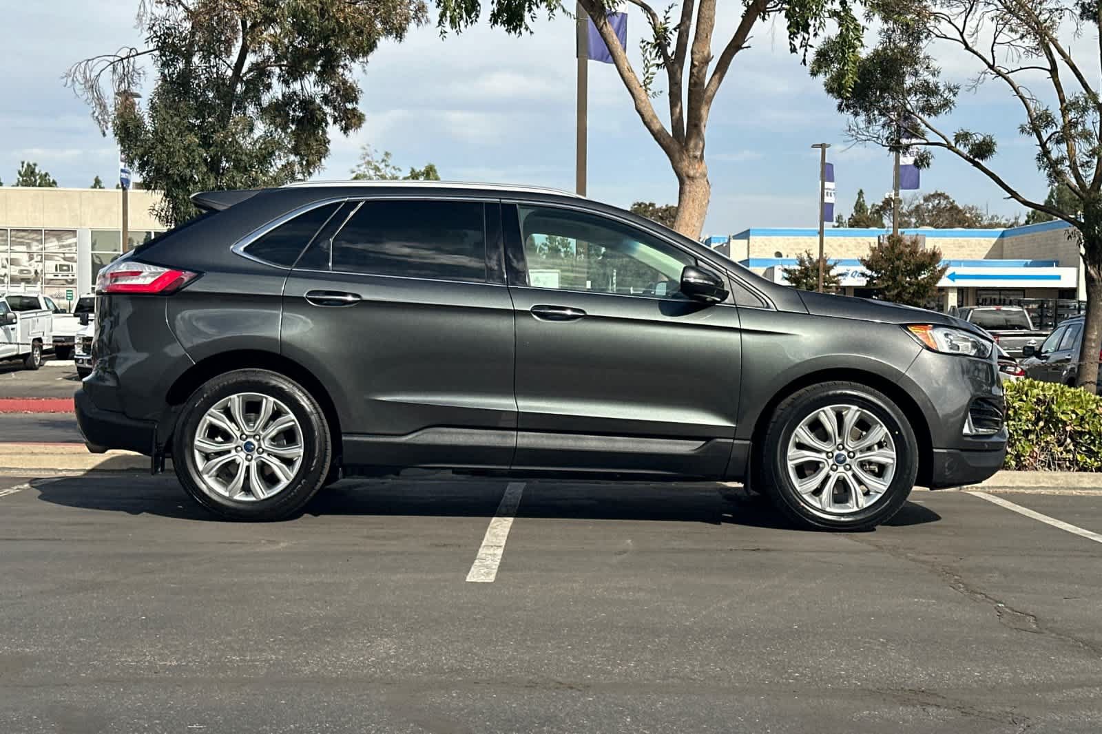 Certified 2020 Ford Edge Titanium AWD/4WD image 9
