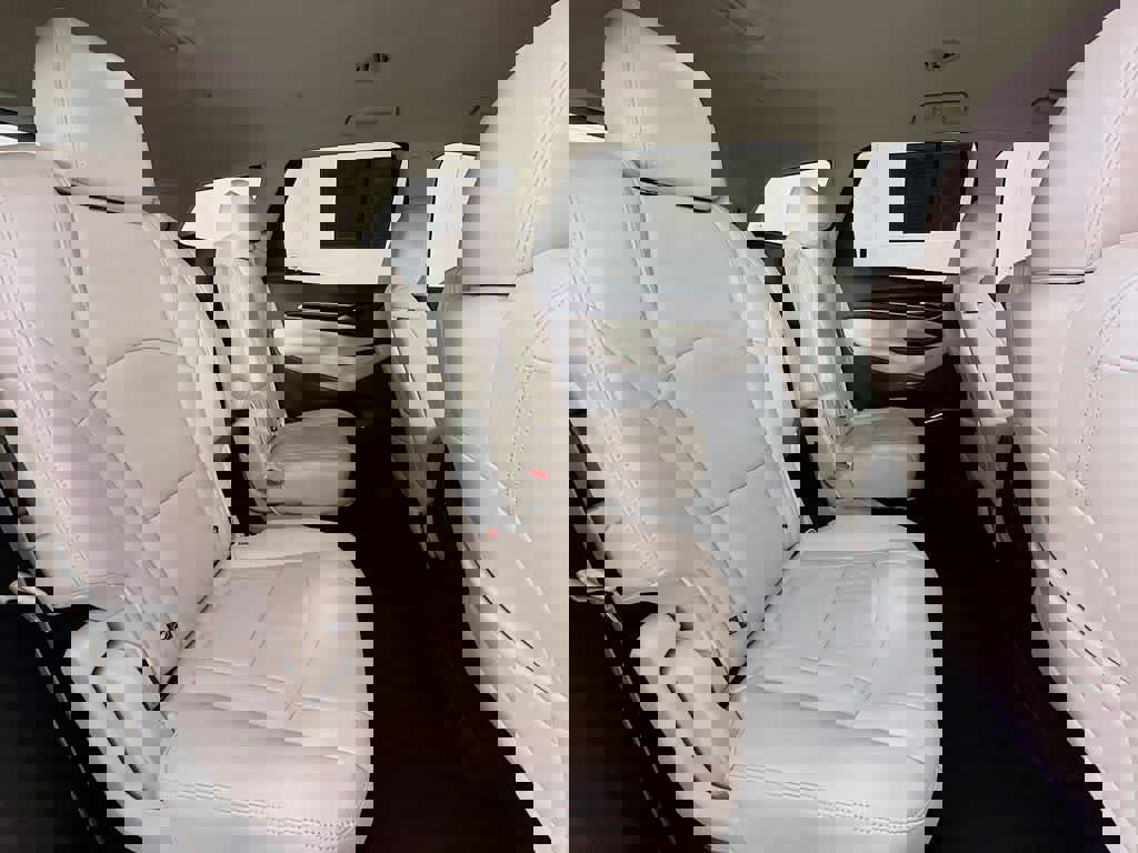 Used 2023 Buick Enclave Essence w/ Sport Touring Edition image 31