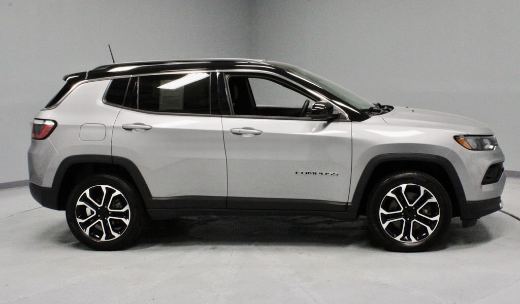Used 2023 Jeep Compass Limited AWD/4WD image 5