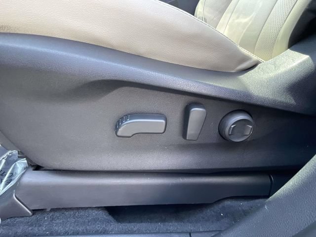 Used 2019 Subaru Ascent Limited w/ Popular Package #3 AWD/4WD image 12