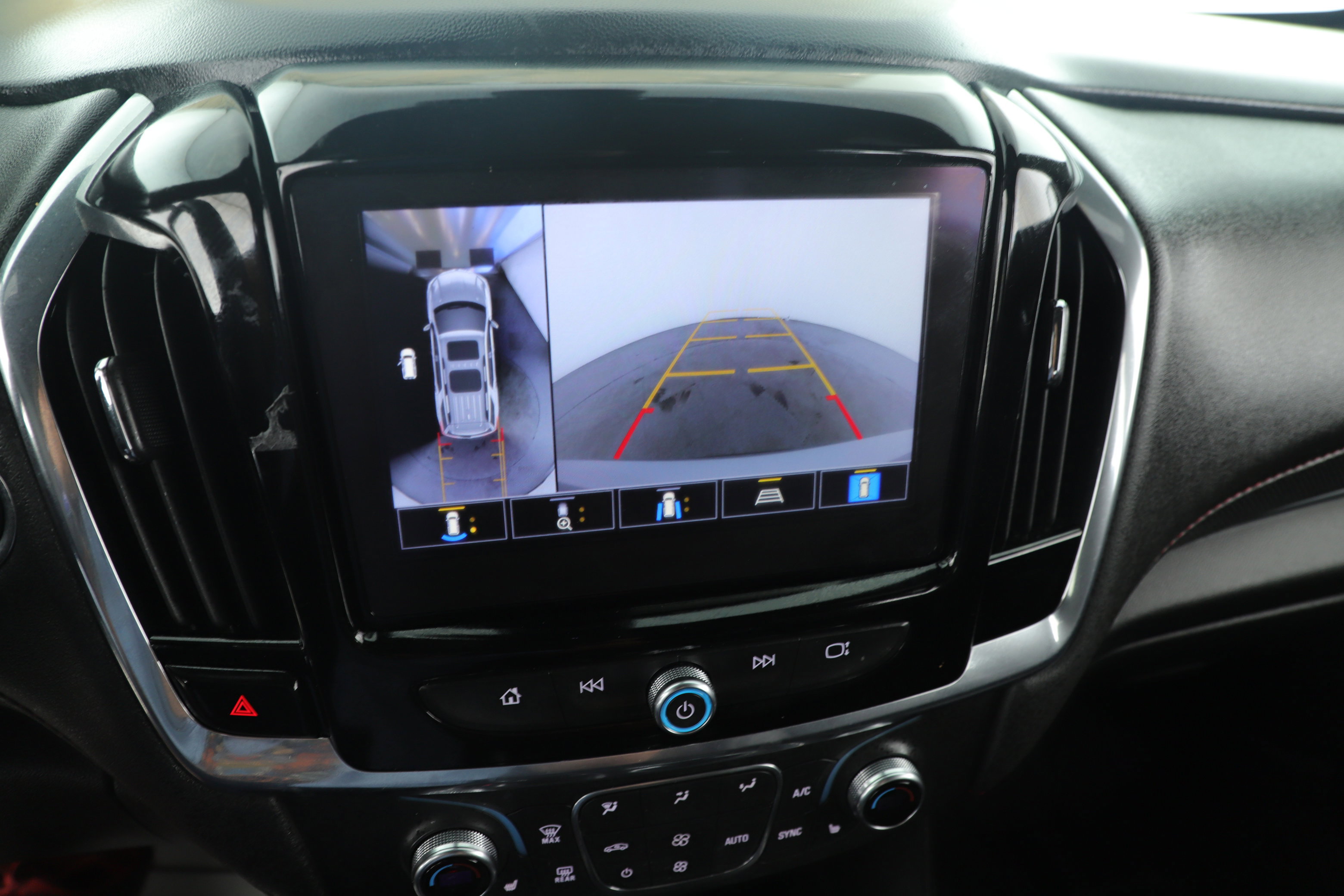 Used 2023 Chevrolet Traverse RS w/ LPO, Floor Liner Package image 15