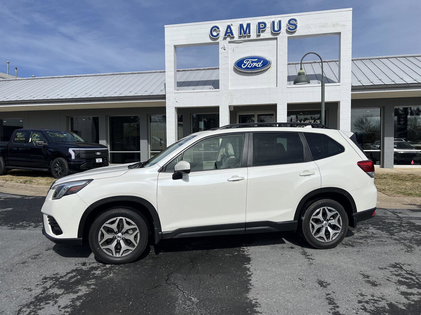 Used 2023 Subaru Forester Premium image 2