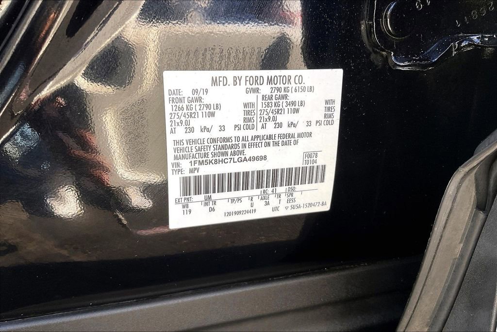 Certified 2020 Ford Explorer Platinum w/ Premium Technology Package image 32