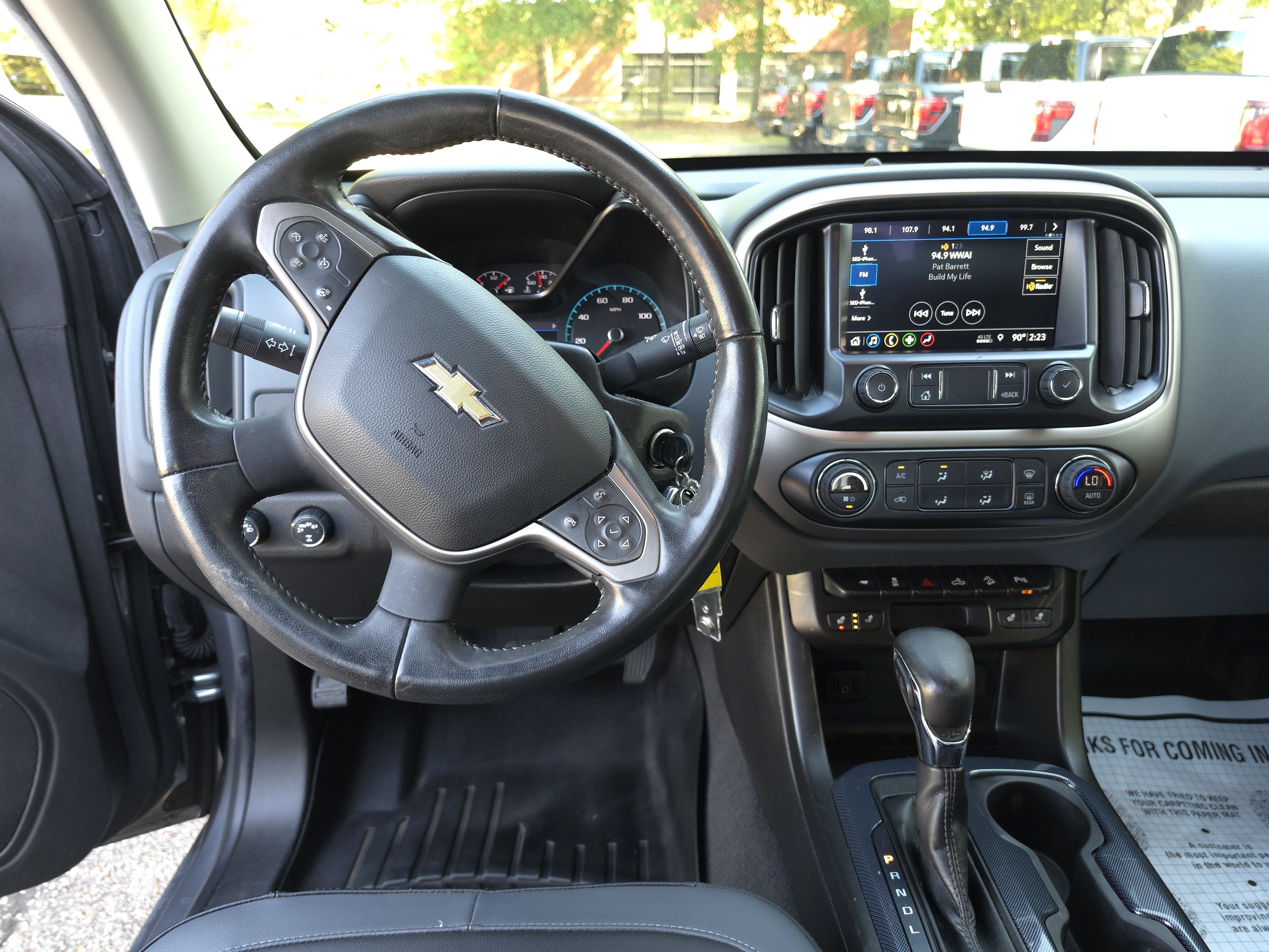 Used 2022 Chevrolet Colorado Z71 AWD/4WD image 12