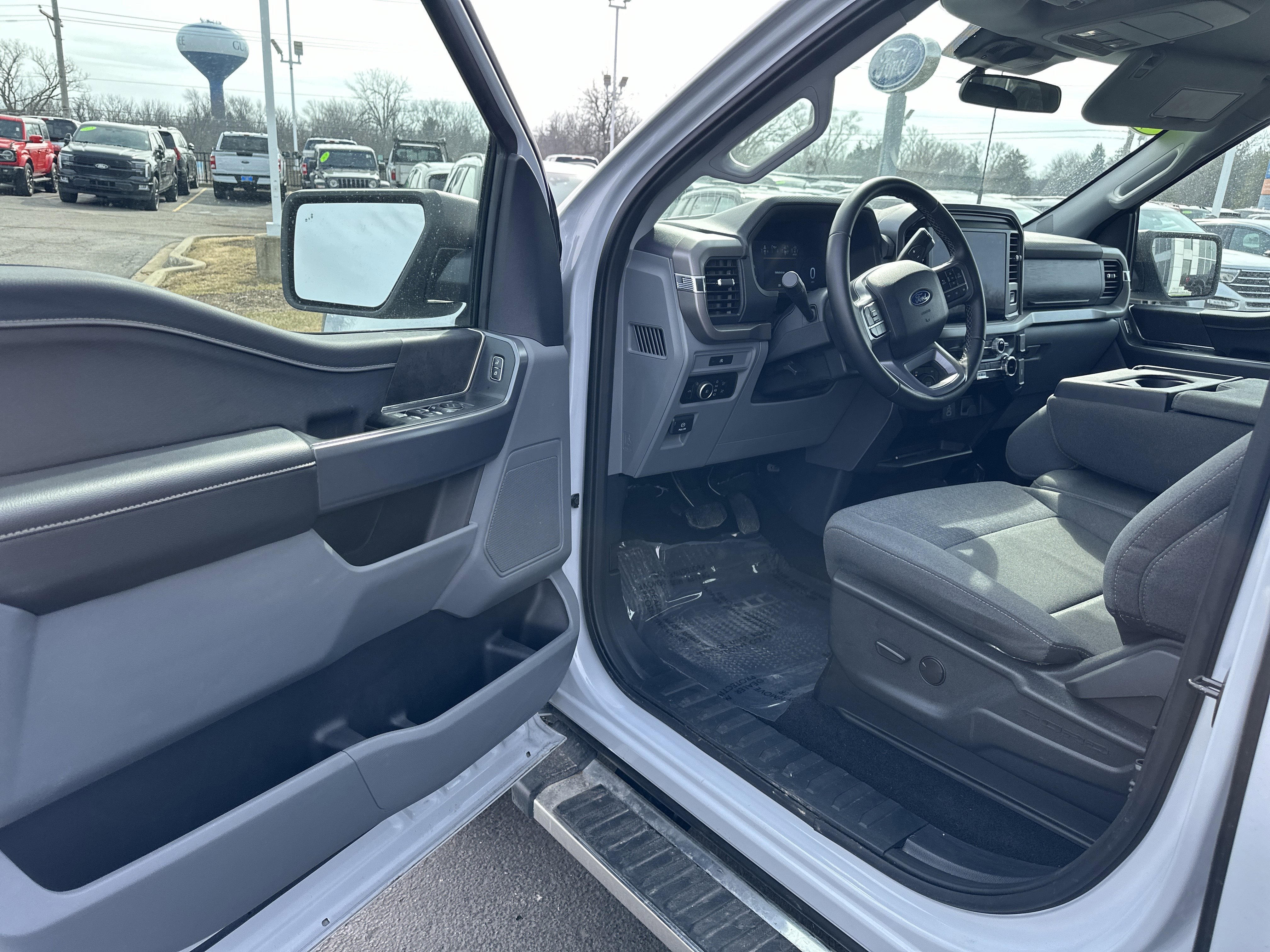 Certified 2025 Ford F150 XLT w/ Equipment Group 301A Standard image 9