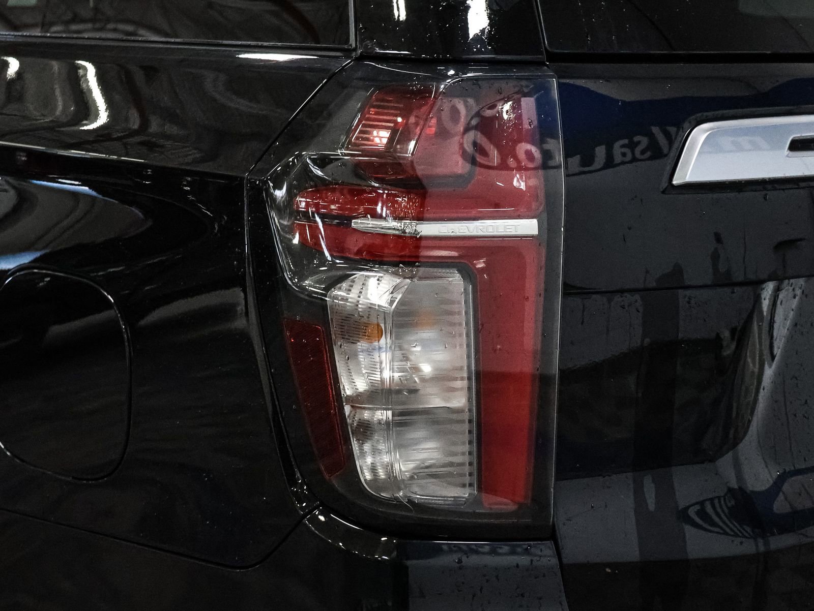 Used 2022 Chevrolet Suburban High Country AWD/4WD image 15