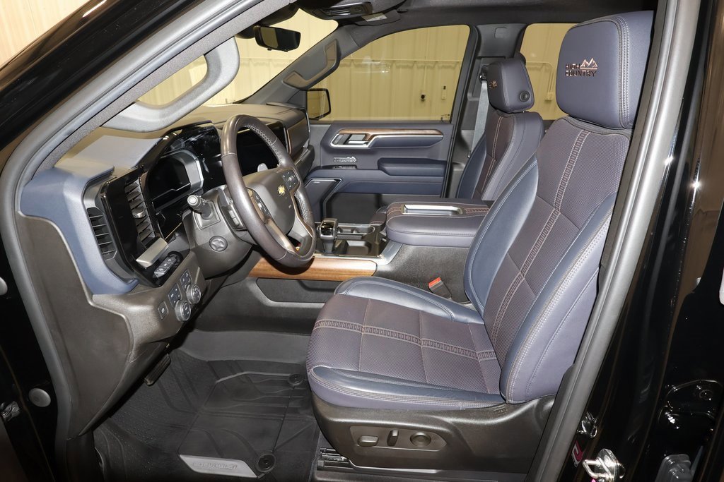 Used 2022 Chevrolet Silverado 1500 High Country w/ High Country Premium Package image 17