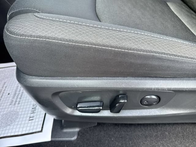 Used 2024 Nissan Pathfinder SV FWD image 12