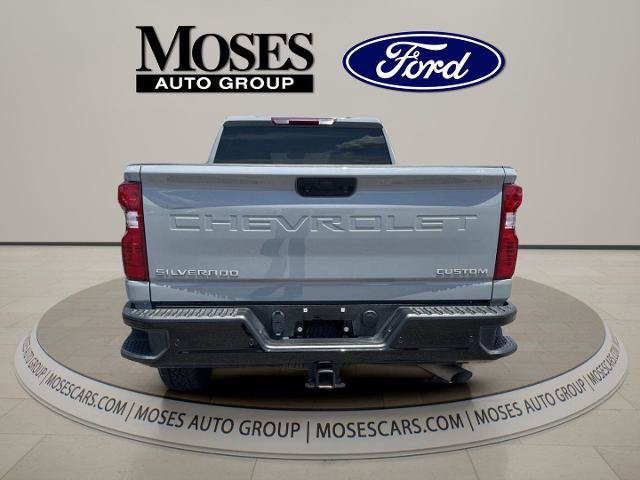 Used 2025 Chevrolet Silverado 2500 Custom w/ Custom Value Package AWD/4WD image 4