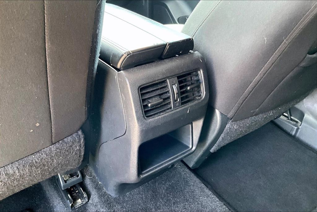 Used 2024 Nissan Rogue S AWD/4WD image 32