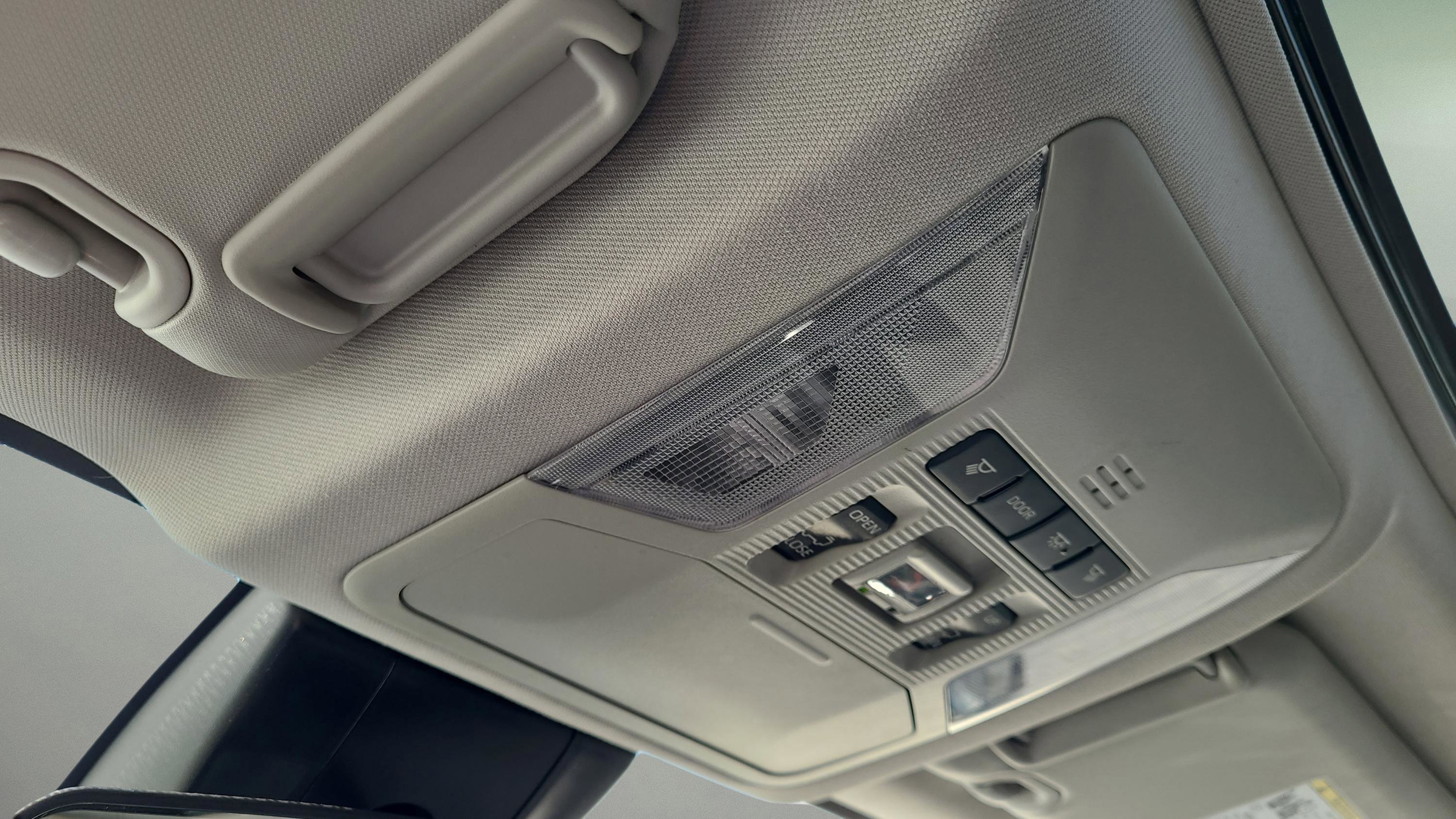 Used 2021 Toyota RAV4 XLE w/ Convenience Package AWD/4WD image 25