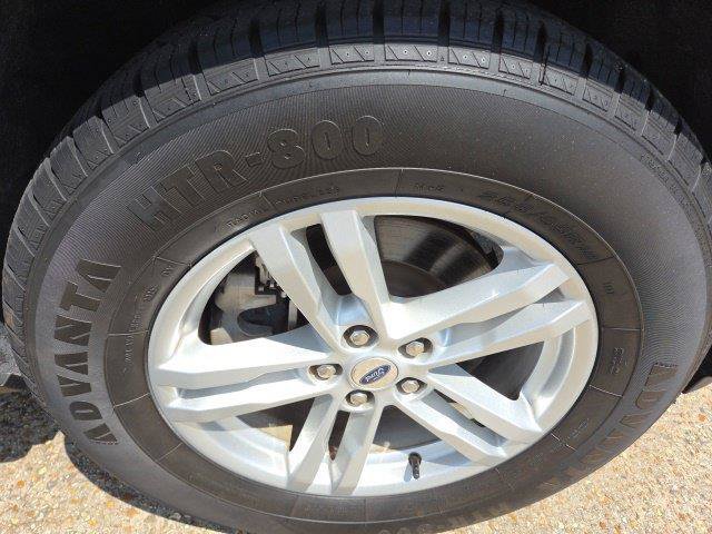 Certified 2022 Ford Explorer XLT w/ Equipment Group 202A AWD/4WD image 18