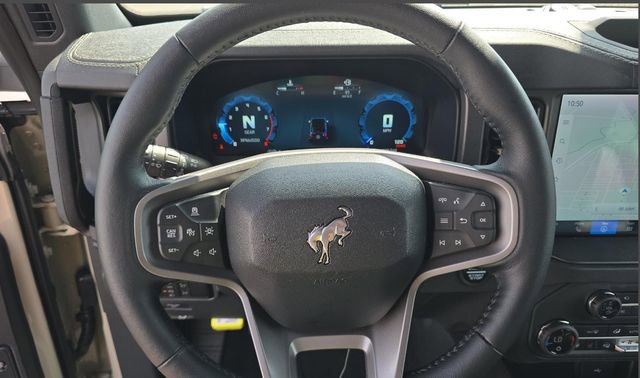 Certified 2025 Ford Bronco Badlands w/ Sasquatch Package AWD/4WD image 6