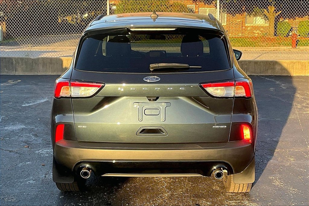 Certified 2022 Ford Escape SE w/ SE Sport Appearance Package AWD/4WD image 3