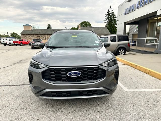 Certified 2024 Ford Escape ST-Line w/ Tech Pack #1 AWD/4WD image 3