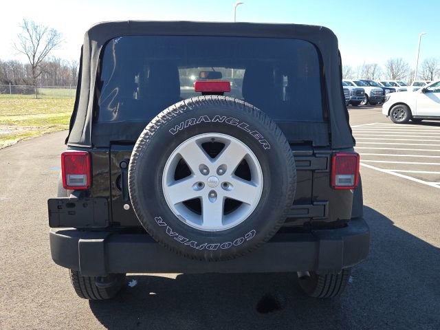 Used 2018 Jeep Wrangler Sport image 3