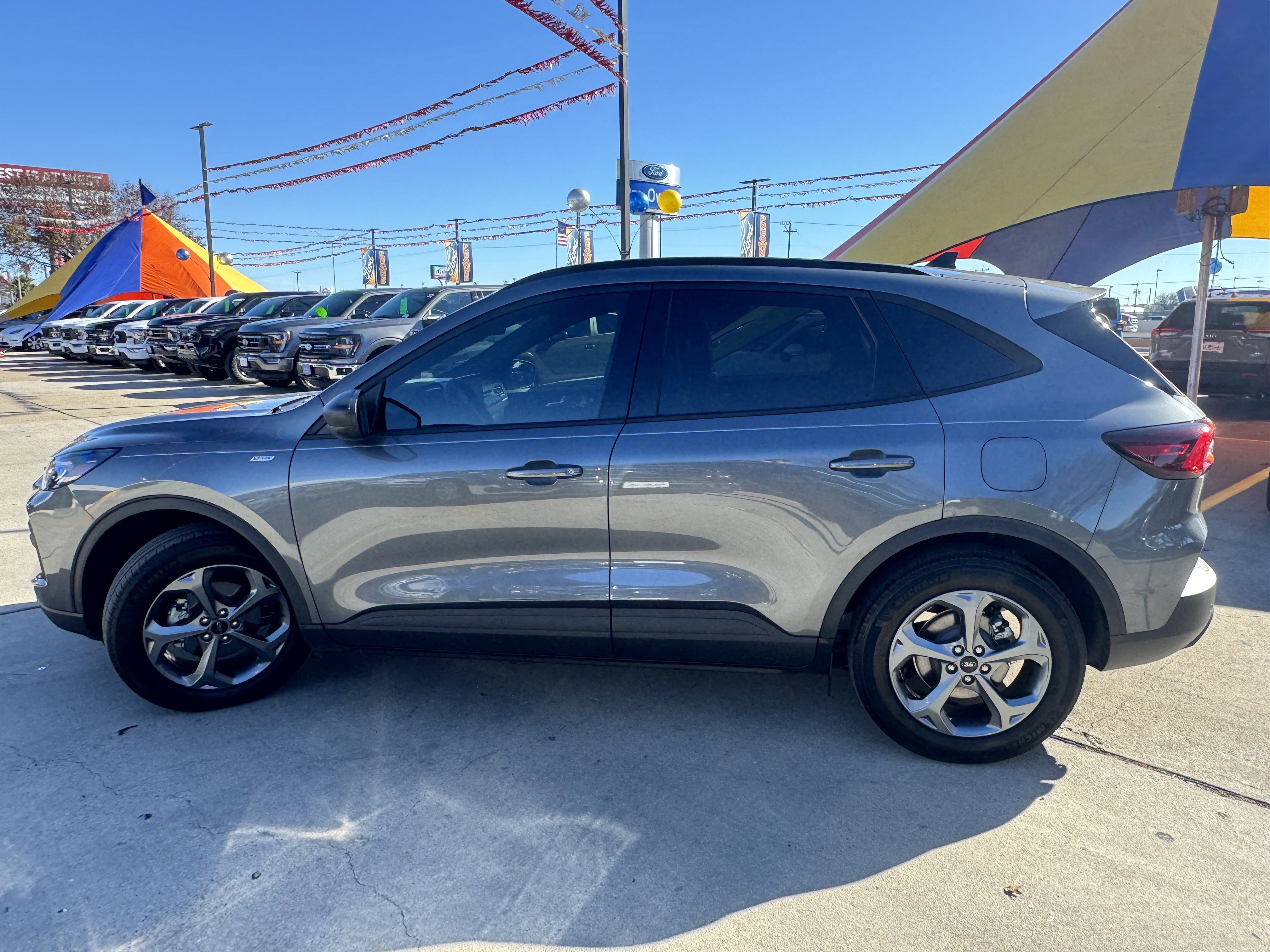 Certified 2025 Ford Escape ST-Line w/ Tech Pack #1 image 7