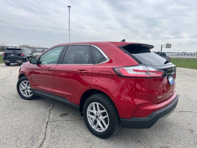 Certified 2024 Ford Edge SEL w/ Convenience Package image 3