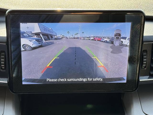 Certified 2024 Ford Explorer XLT w/ Equipment Group 202A RWD image 28