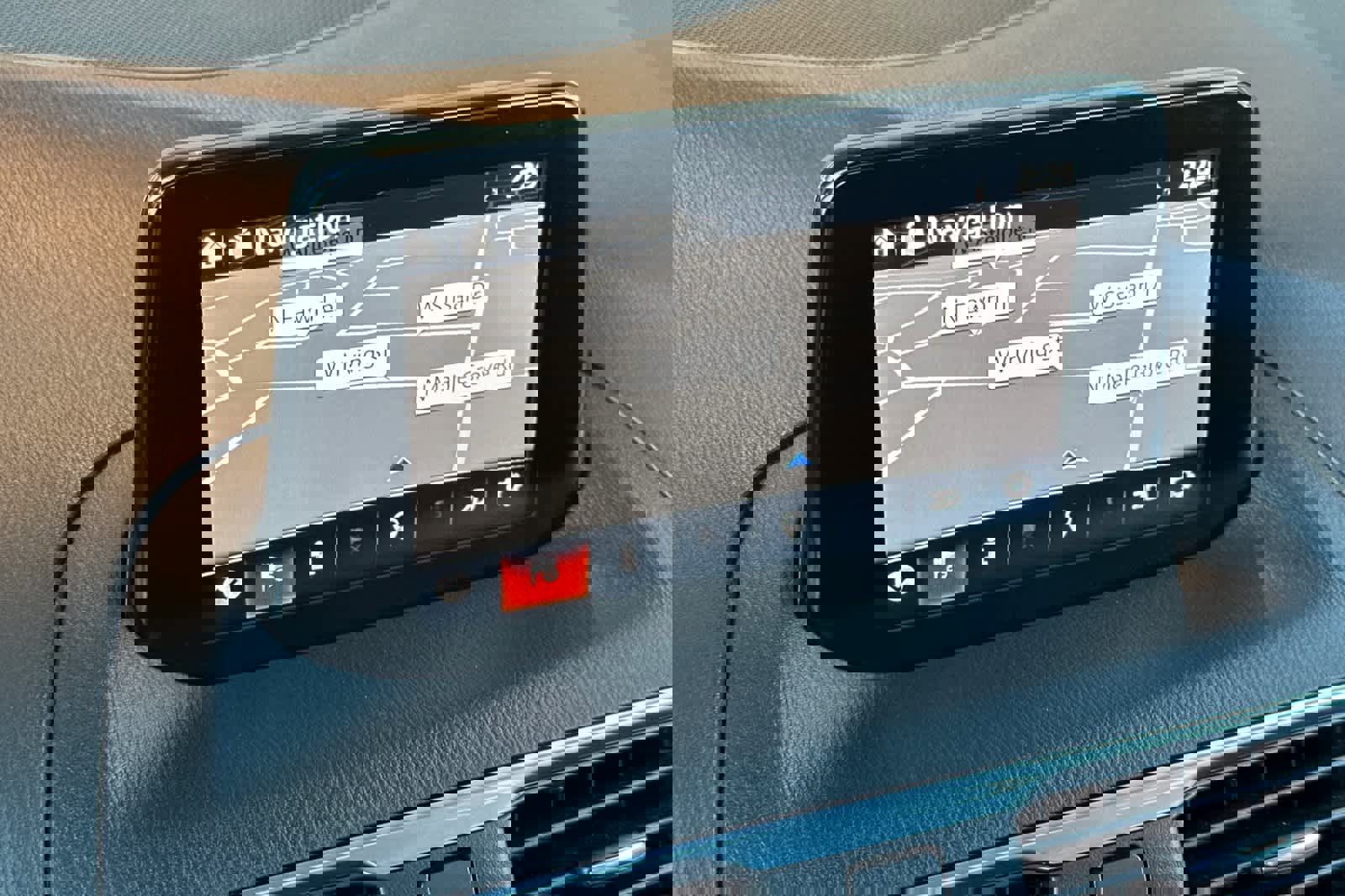 Used 2018 MAZDA MAZDA3 Grand Touring w/ Premium Equipment Package image 18