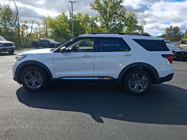 Certified 2025 Ford Explorer Active w/ Active Comfort Package AWD/4WD image 7