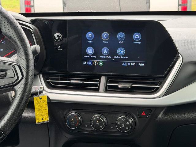 Used 2025 Chevrolet Trax RS FWD image 17