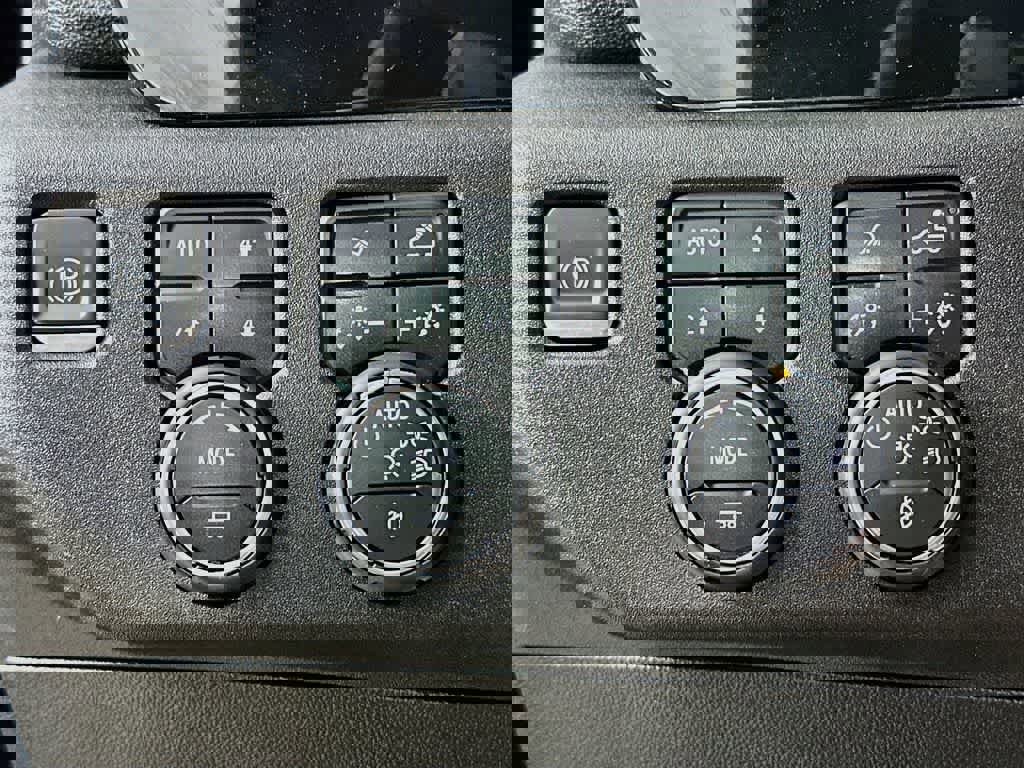 Used 2023 Chevrolet Silverado 1500 LTZ w/ LTZ Premium Package image 27