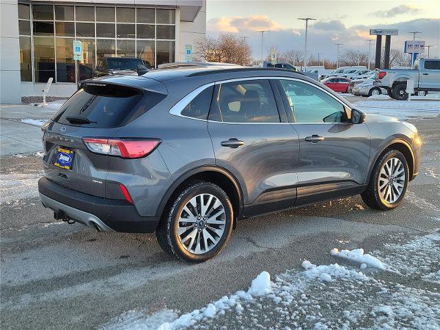 Certified 2022 Ford Escape Titanium w/ Class II Trailer Tow Package image 3