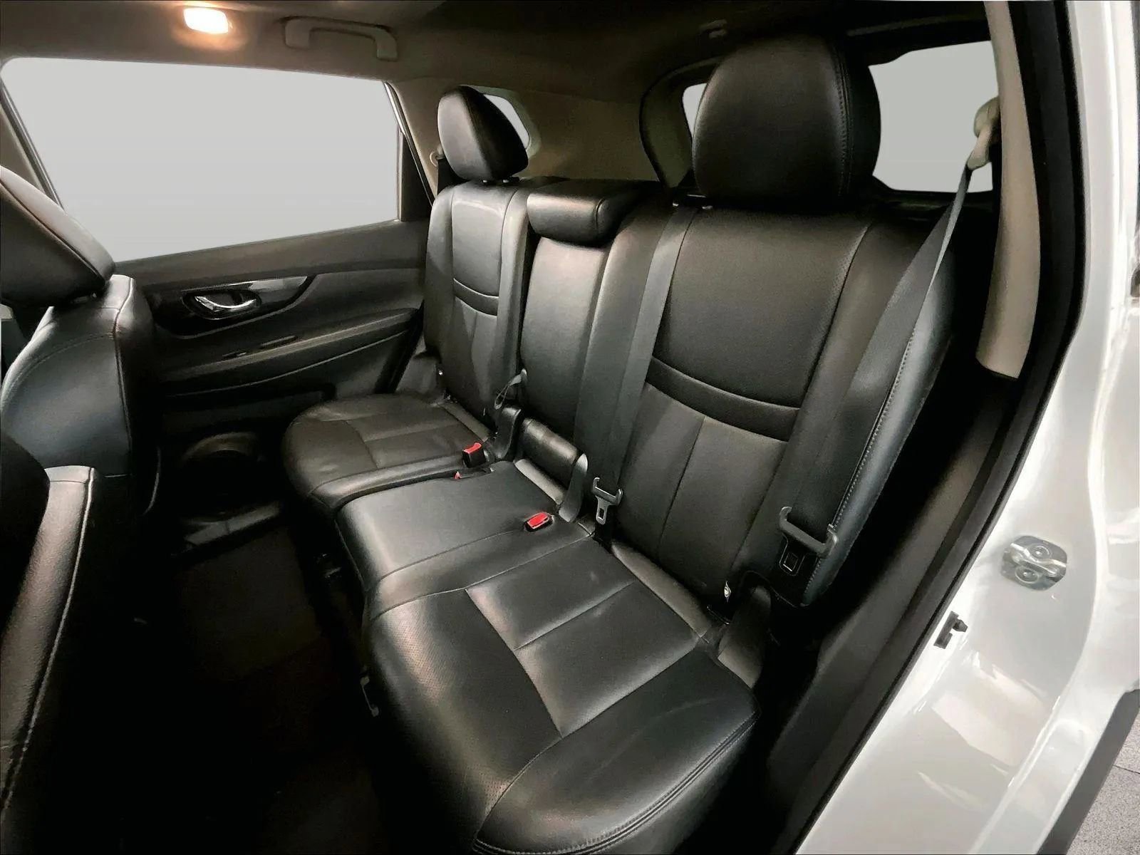 Used 2019 Nissan Rogue SL w/ Premium Package AWD/4WD image 25