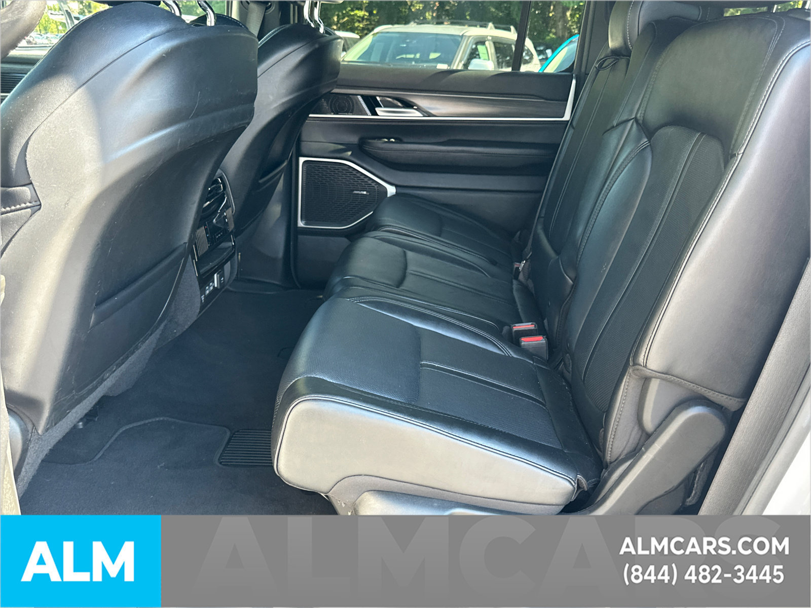 Used 2024 Jeep Wagoneer L Series II w/ Flexible Seating Group AWD/4WD image 24