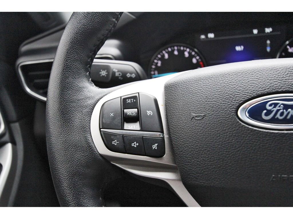 Certified 2023 Ford Explorer XLT w/ Equipment Group 202A RWD image 24