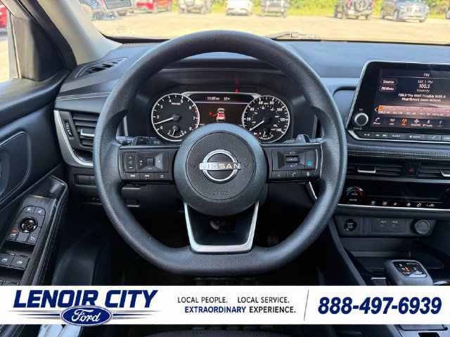 Used 2024 Nissan Rogue SV AWD/4WD image 29