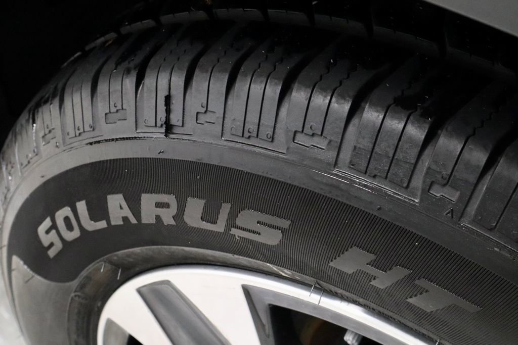 Used 2023 Toyota Highlander XLE AWD/4WD image 21