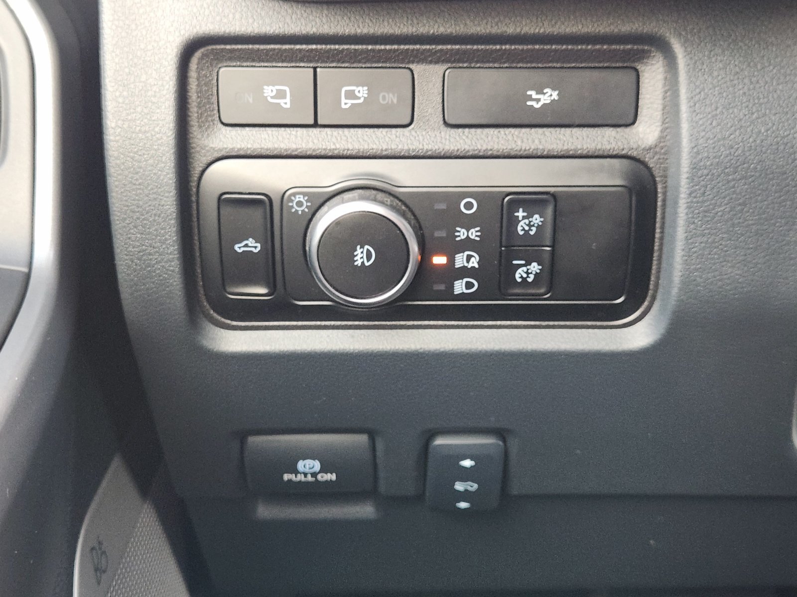 Certified 2024 Ford F350 Lariat w/ Lariat Ultimate Package AWD/4WD image 25